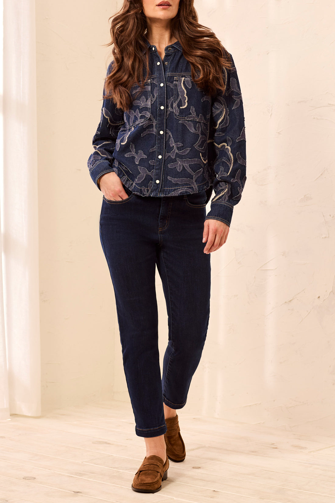 Tribal Women's Audrey Boundless Stretch Straight Crop Jeans