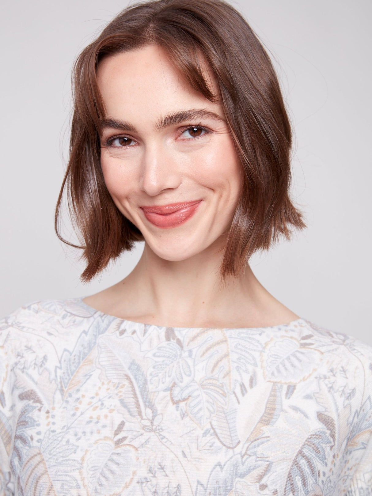 Charlie B Women's Printed Rounded Hem Sweater - A&M Clothing & Shoes - Westlock