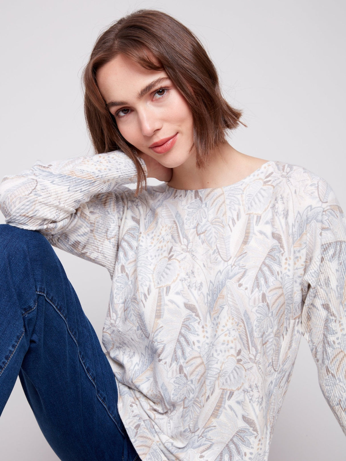 Charlie B Women's Printed Rounded Hem Sweater - A&M Clothing & Shoes - Westlock