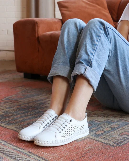 Everly Women's Leora - 01 Slip On Shoes - A&M Clothing & Shoes - Westlock