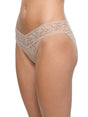 Hanky Panky Women's Signature Lace V - Kini - A&M Clothing & Shoes - Westlock