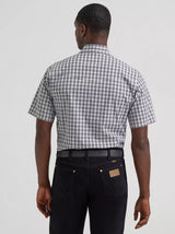 Wrangler Men's Wrinkle Resist Short Sleeve Snap Shirt