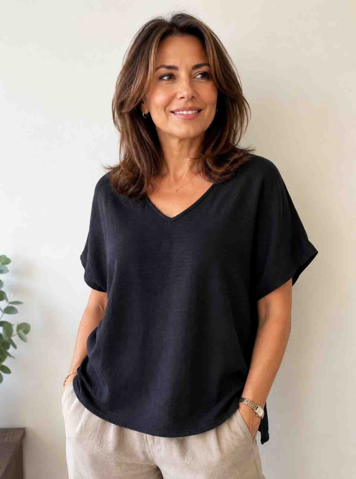 Julia Divina Women's Short Sleeve V-Neck Top