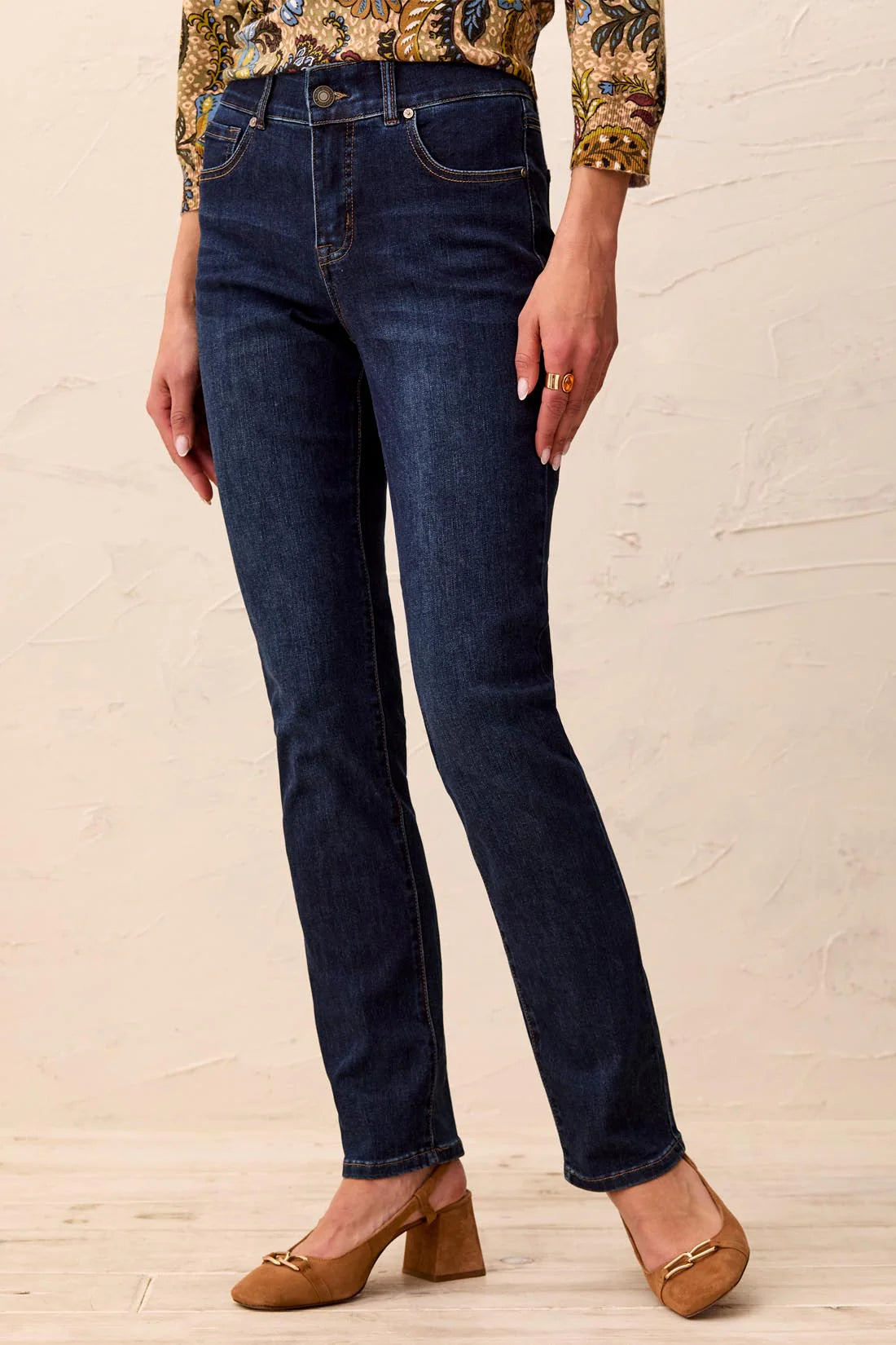 Tribal Women's Sophia Curvy Fit Straight Leg Jeans