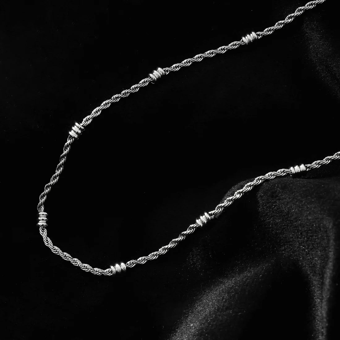 Hackney Nine Lemoges Silver Chain