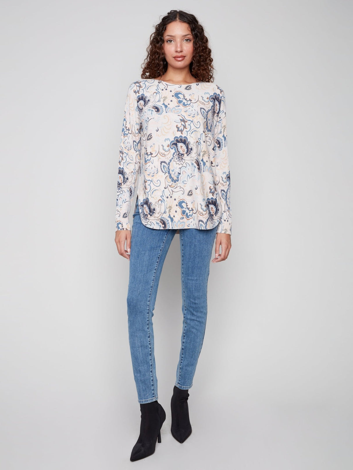 Charlie B Women's Printed Rounded Hem Sweater - A&M Clothing & Shoes - Westlock