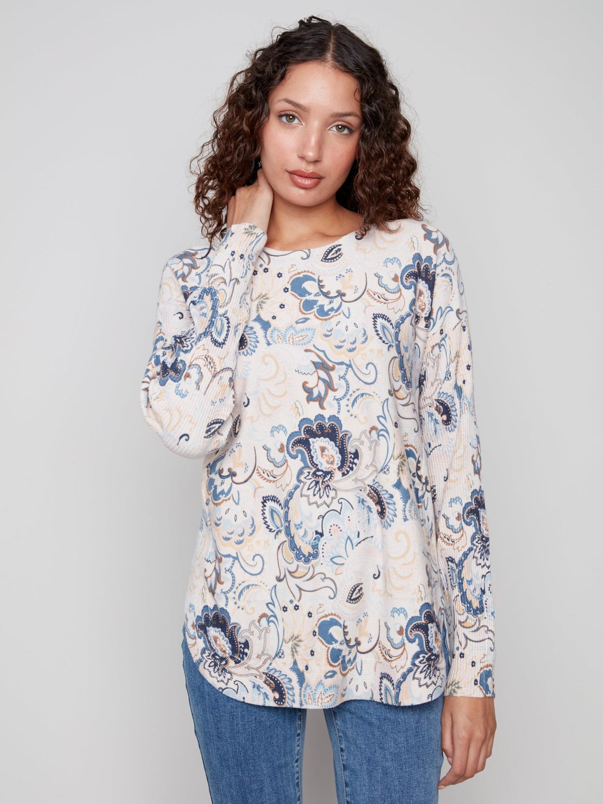 Charlie B Women's Printed Rounded Hem Sweater - A&M Clothing & Shoes - Westlock