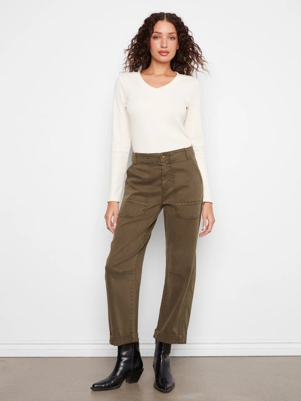 Charlie B Women's Smooth Twill Barrel Leg Patch Pocket Pants - Olive