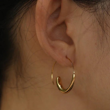 Hackney Nine Nural Swirl Hoops Gold -