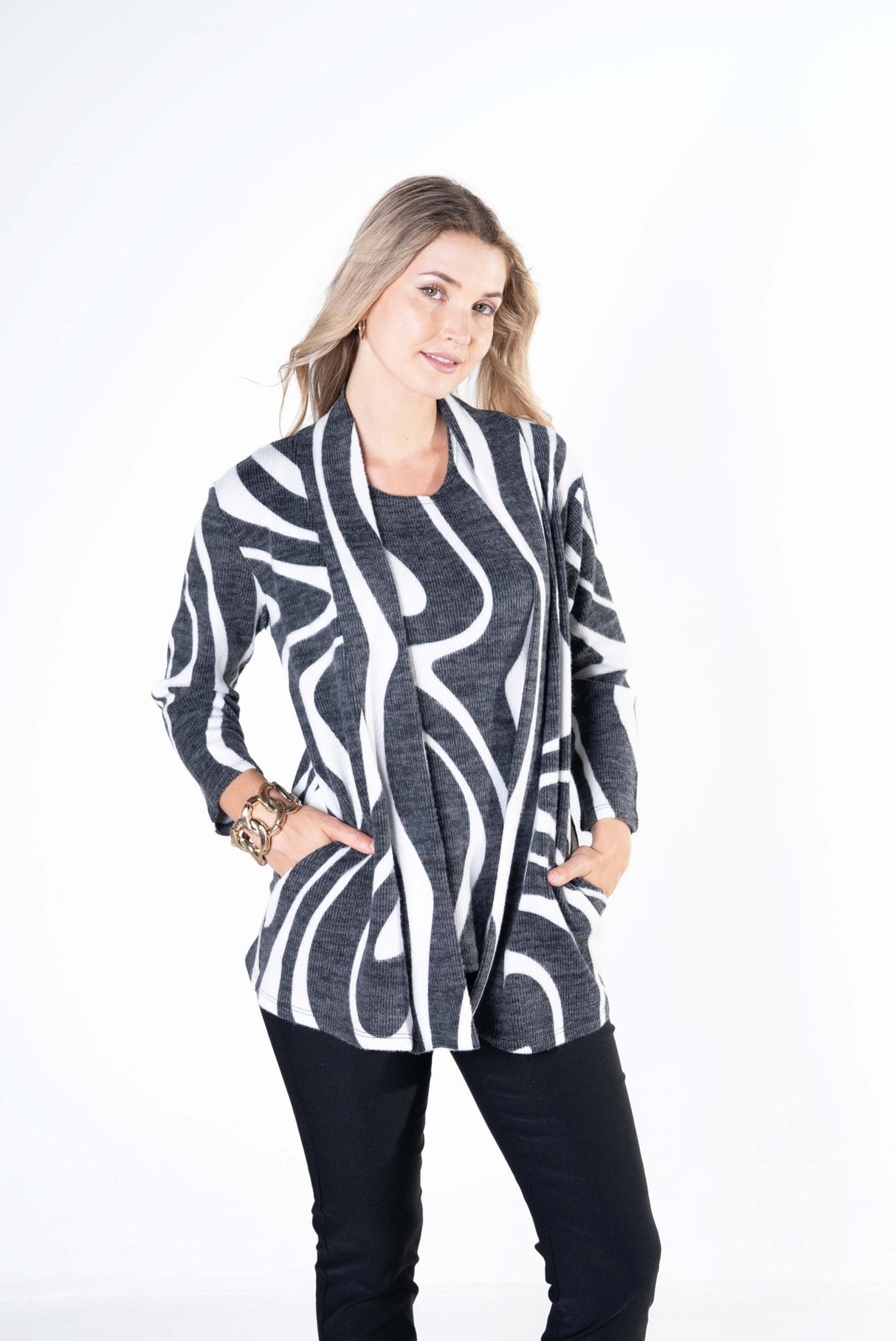 Julia Divina Women's Cardigan - A&M Clothing & Shoes - Westlock