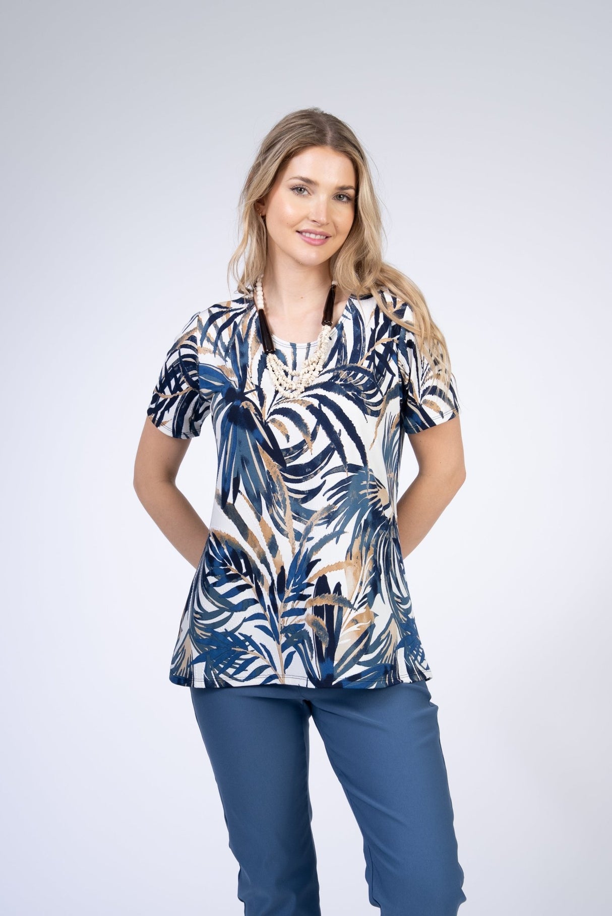 Julia Divina Women's Short Sleeve Top - A&M Clothing and Shoes
