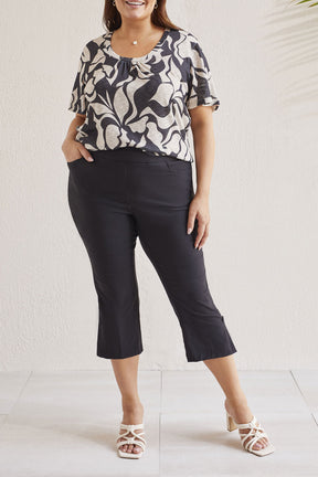 Tribal Women's Pull On Capri Plus - Black