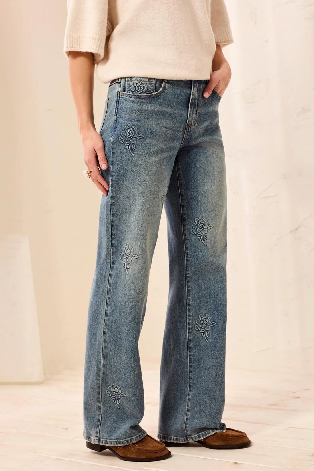Tribal Women's Sophia Curvy 3D Flower Denim Jeans - Flower Blue