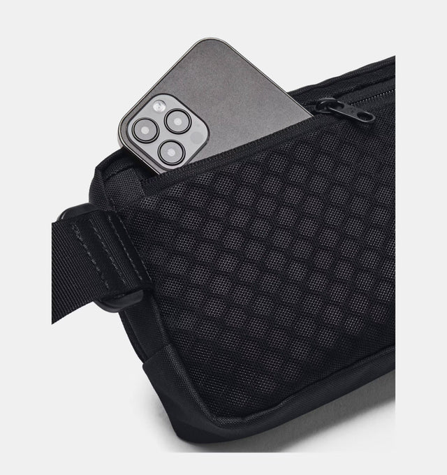Under Armour Essential Crossbody Waist Bag - A&M Clothing & Shoes - Westlock