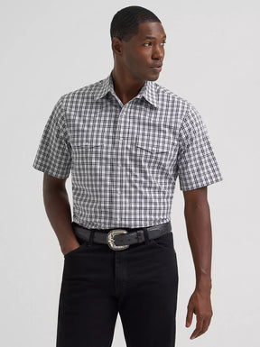 Wrangler Men's Wrinkle Resist Short Sleeve Snap Shirt - Black